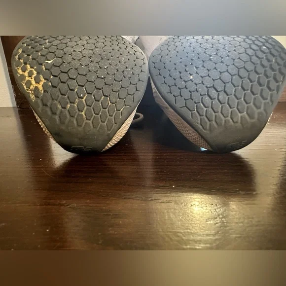 Women’s New Balance - Picture 4 of 10